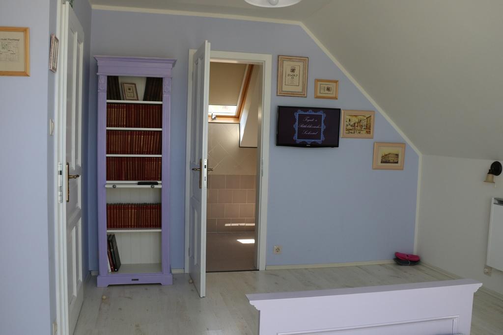 Fogado A Patkolokovacshoz Vendeghaz Szekszard Bed & Breakfast Dış mekan fotoğraf